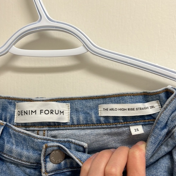 Aritzia Denim Forum The Arlo High Rise Straight 28L | Size 25 Light Wash - Picture 11 of 15